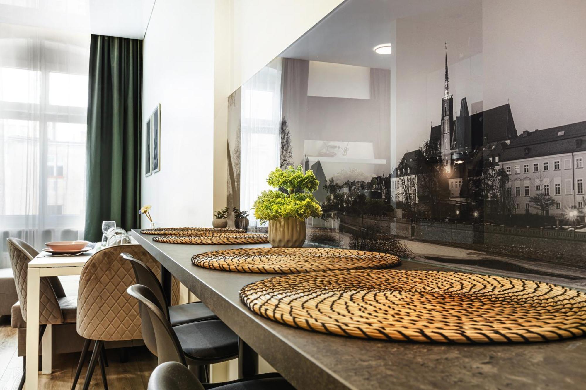 Wyjatkowe Apartamenty W Centrum Wroclaw Bagian luar foto